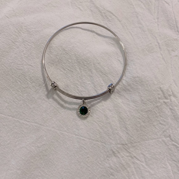 *Brand New bracelet Emerald Green - Picture 1 of 2